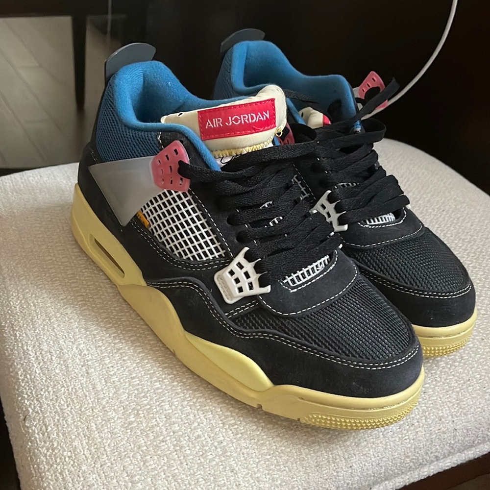 COPY - Union A U kicks size 9 very well made !